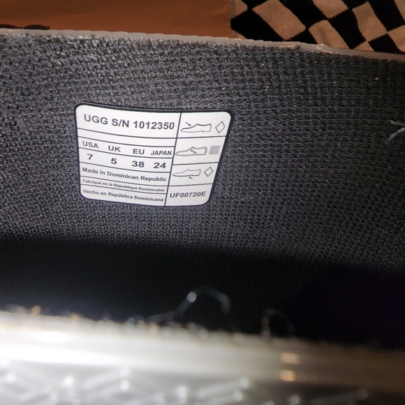 Waterproof - Picture 4 of 10